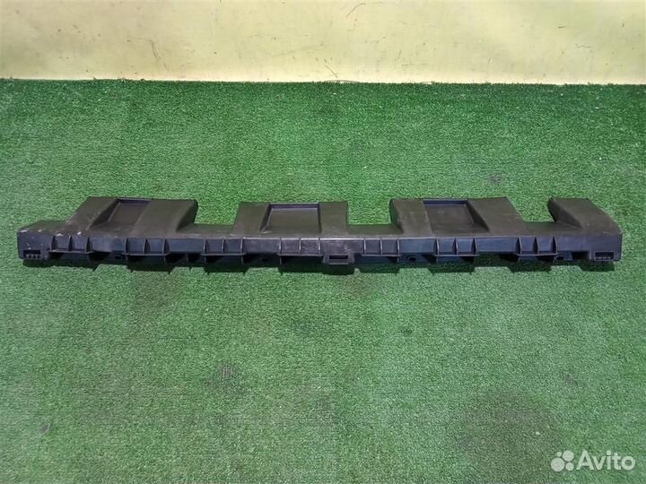 Кронштейн крепления накладки порога правого Renau