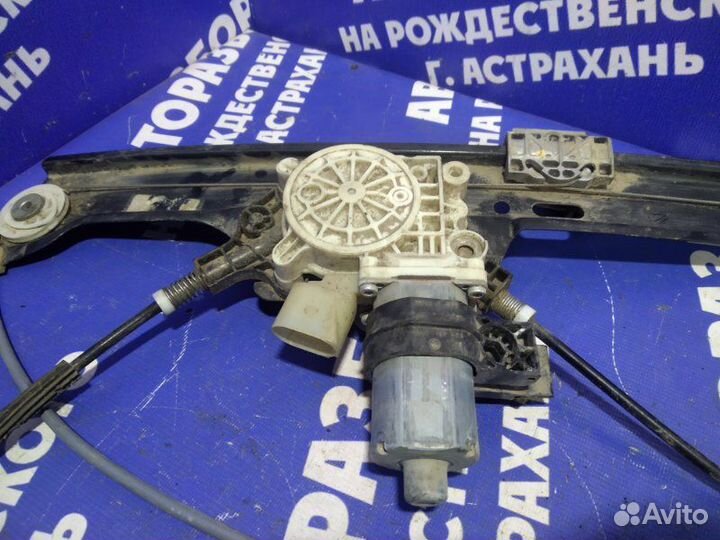 Передний правый стеклоподъемник Bmw E60 седан 2005