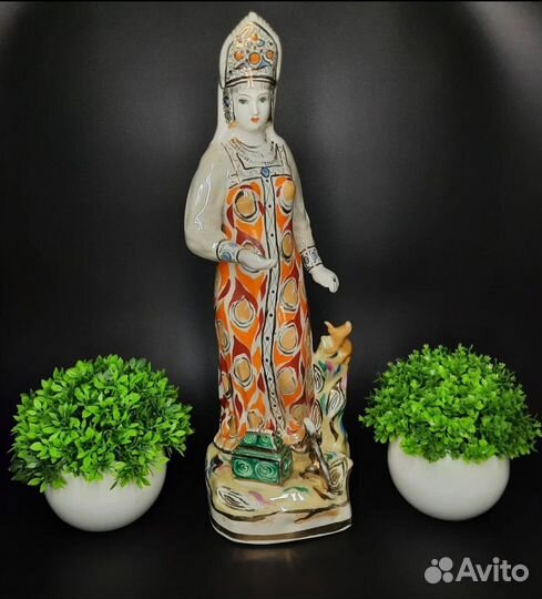 Фарфоровая статуэтка Хозяйка медной горы, Дулево