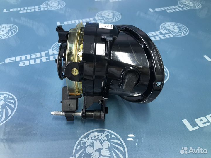 Фара противотуманная левая Volkswagen Golf 6