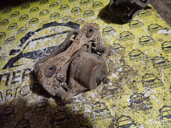 Суппорт передний левый Hyundai Sonata IV EF