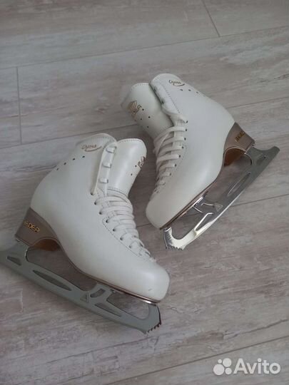 Коньки для фигурного катания edea Chorus р. 235