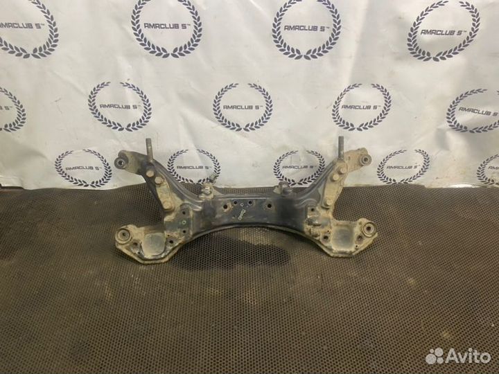 Передний подрамник Nissan Primera P11 1.6 GA16