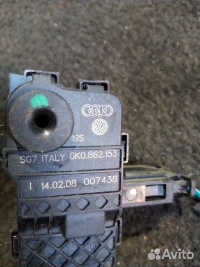 Активатор замка лючка бензобака Audi A4 B8