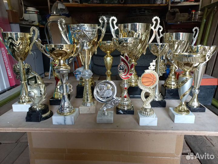 Наградные кубки