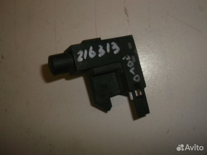 Датчик включения стояночного тормоза