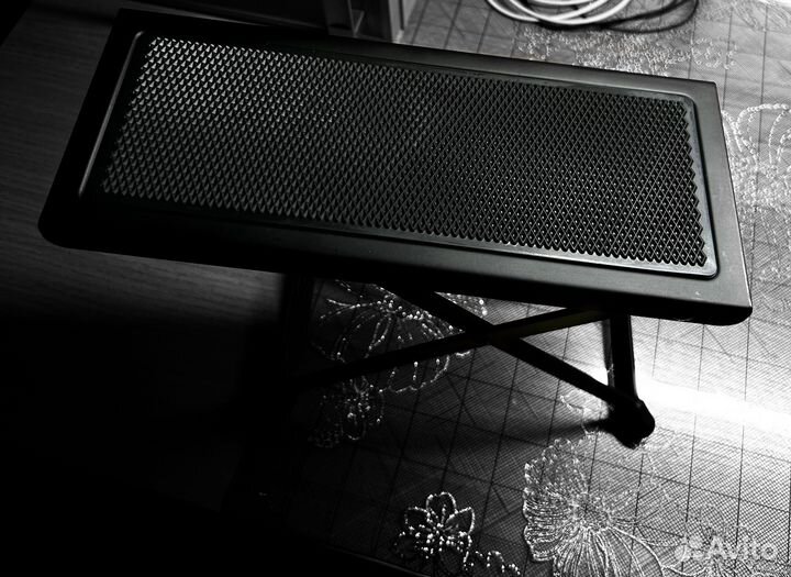 Подставка под ногу гитариста