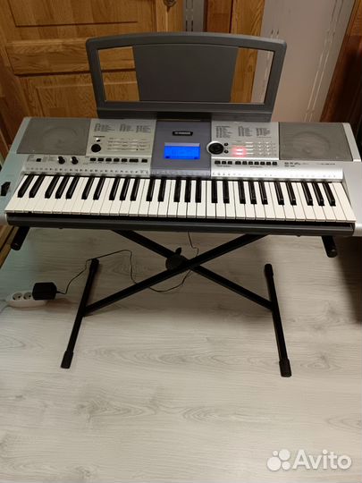 Синтезатор Yamaha psr e403