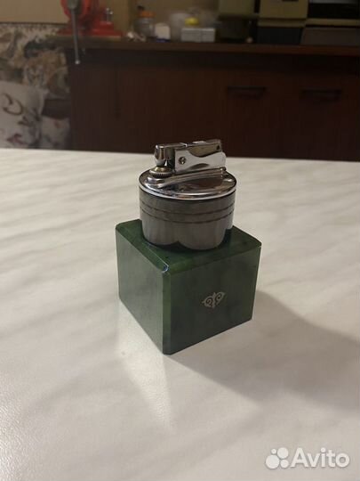 Зажигалка и пепельница из нефрита