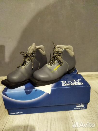 Зимняя спортивная обувь