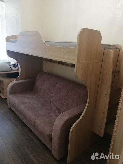 Кровать двухъярусная