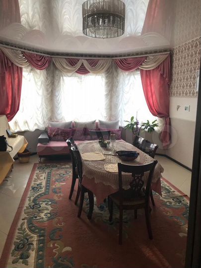 Коттедж 560 м² на участке 26 сот.