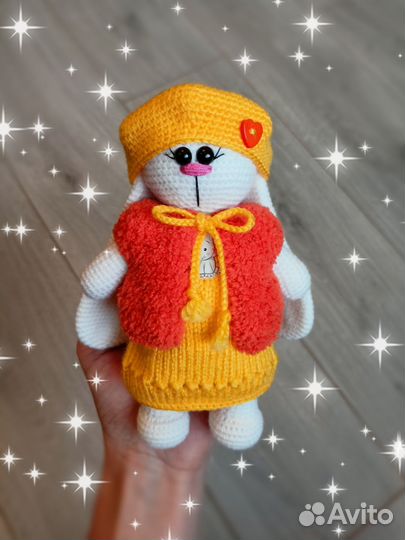 Вязаные игрушки Зайка