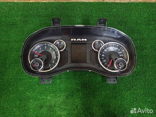 Dodge RAM 2019- щиток приборов приборная панель