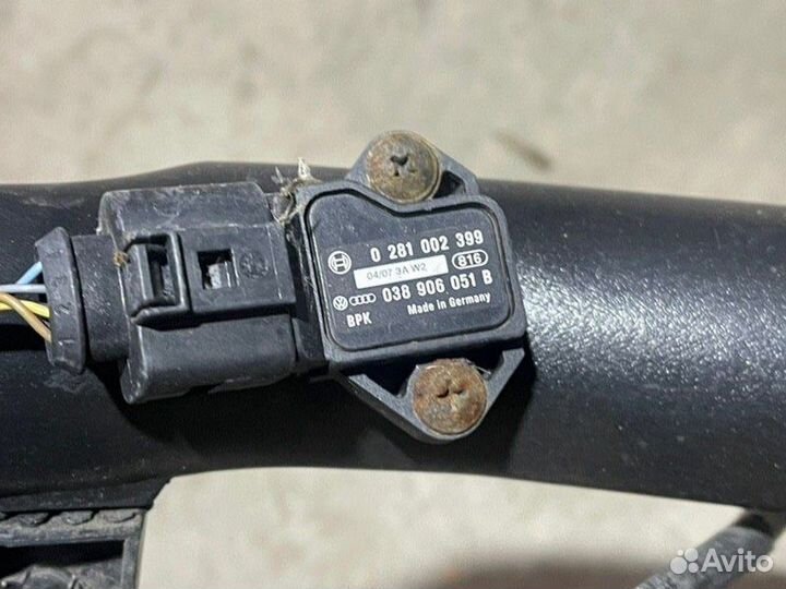 Патрубок интеркулера Audi A3 Octavia Golf Jetta