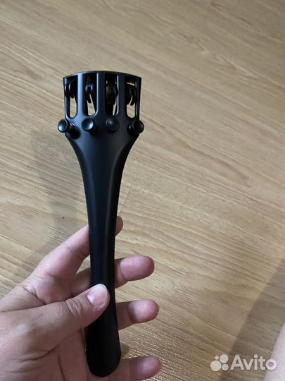 Струнодержатель для виолончели