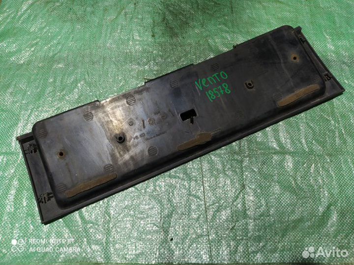 Рамка под номер задняя Volkswagen Vento седан 2.0I