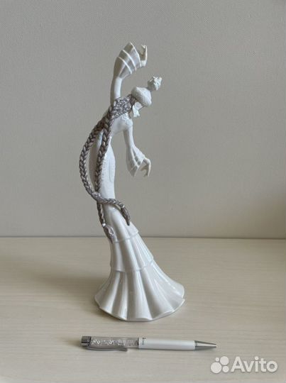 Empire статуэтка девушки «Бишi ару»