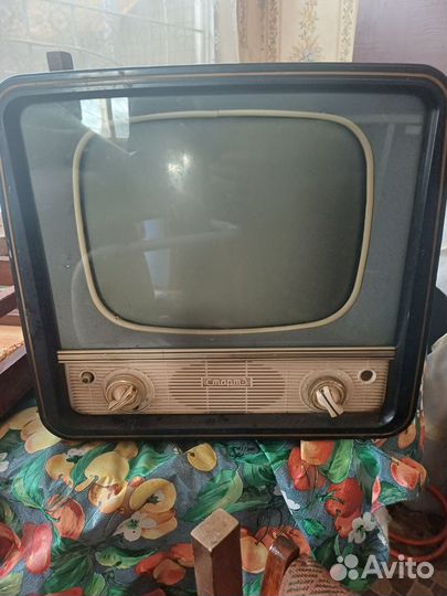 Старый телевизор СССР