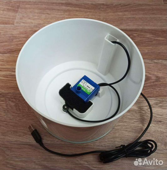 Фонтанчик для кошек и собак