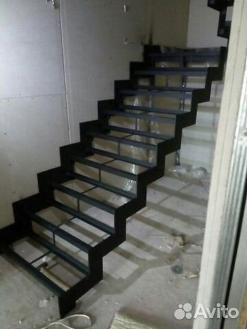 Металлокаркас лестницы