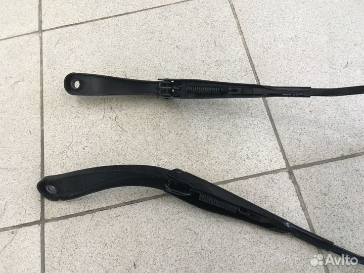 Поводки дворники Renault Logan 2 1 2022 год