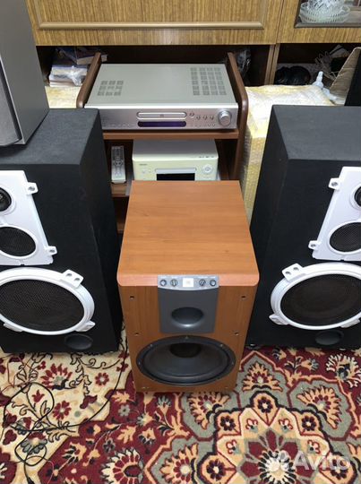 Сабвуфер JBL LX2000 SUB