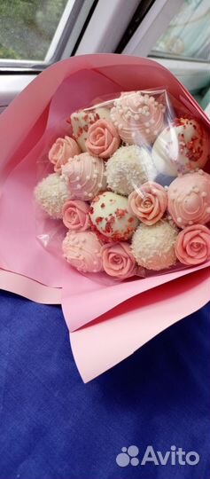 Шоколадные букеты клубника