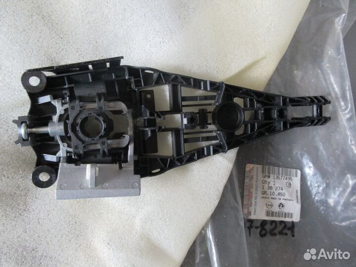 Кронштейн ручки задней правой двери astra J