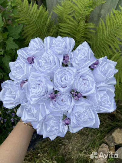 Букет роз из атласных лент