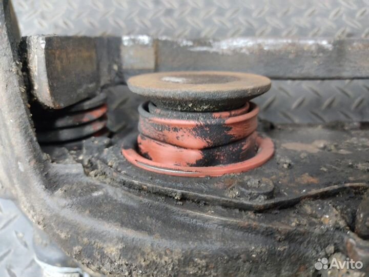 41285186 Суппорт левый