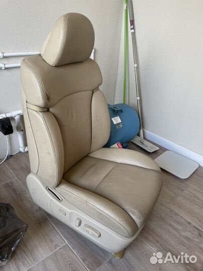 Передние сиденья от lexus