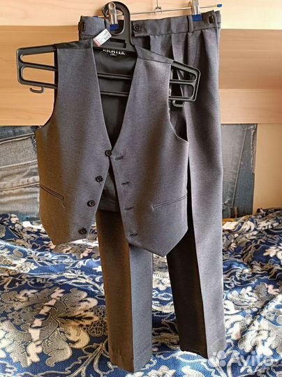 Школьный костюм-тройка, р.134-140