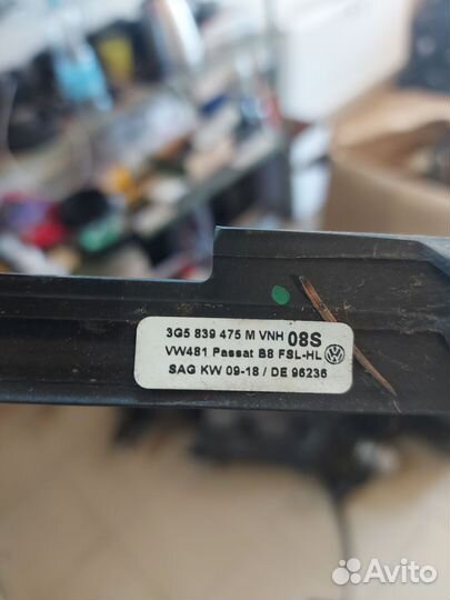 Молдинг заднего левого стекла VW Passat B8