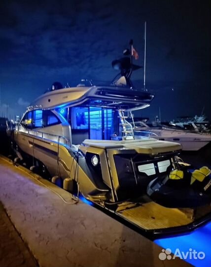 Моторная яхта Cranchi E52S 2021