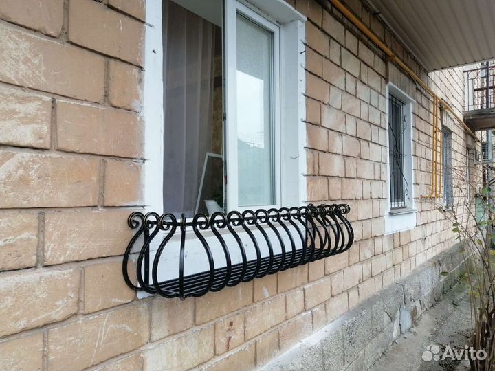 Кованная цветочница