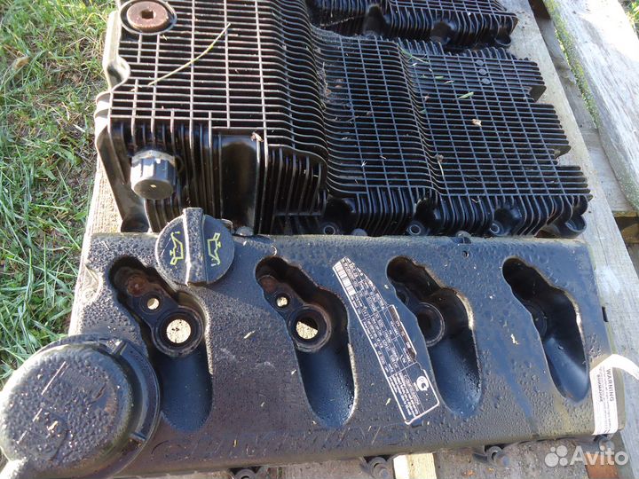 Крышка клапанов и поддона