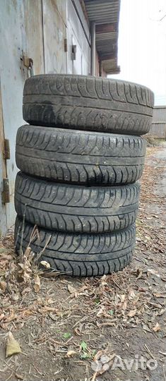 Bridgestone Ice Cruiser 7000 215/55 R17