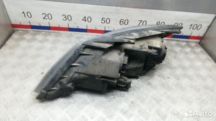 Фара правая Kia Sorento 2 2011