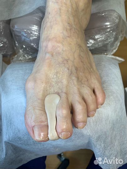 Подолог педикюр маникюр