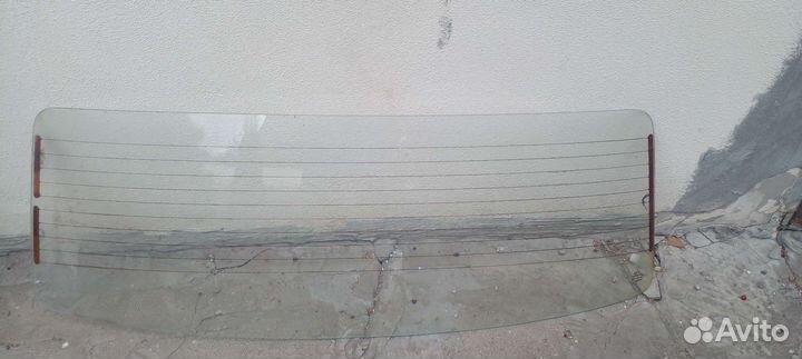 Заднее стекло с нитью для обогрева