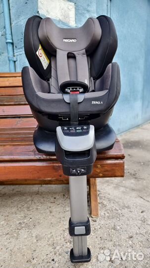 Автомобильное кресло recaro