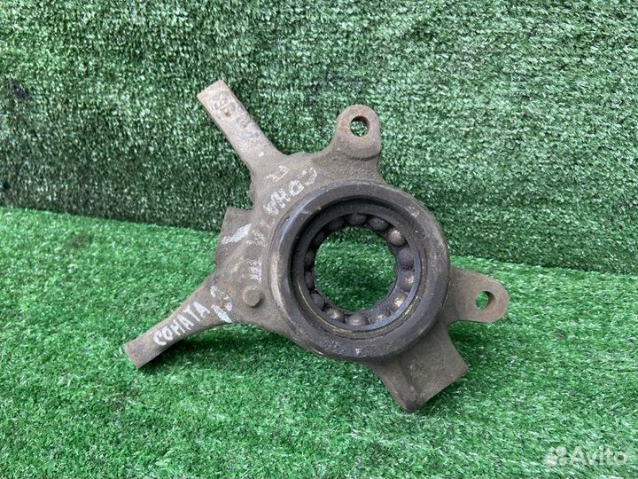 Поворотный кулак передний правый Hyundai Sonata 5