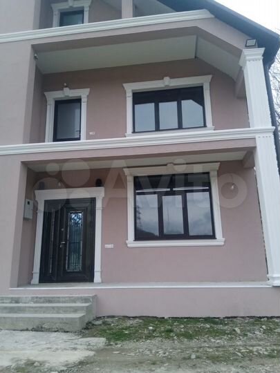 Коттедж 261 м² на участке 11,1 сот.