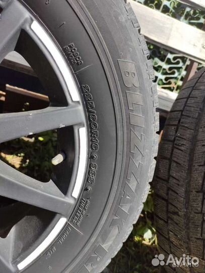 Bridgestone Blizzak Revo GZ 225/60 R16 98S