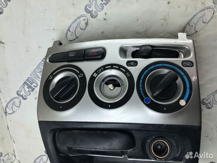 Блок управления отоплением Toyota Vios