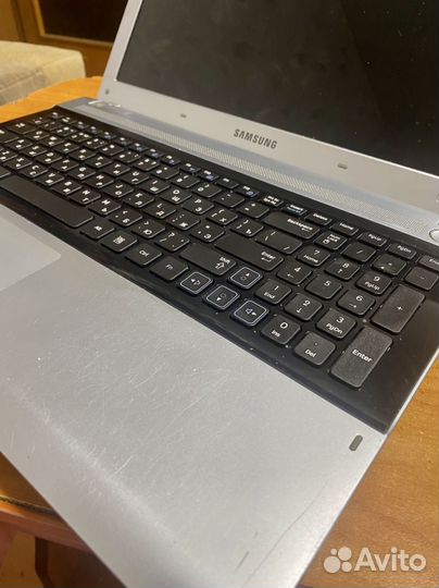 Ноутбук Samsung RV520