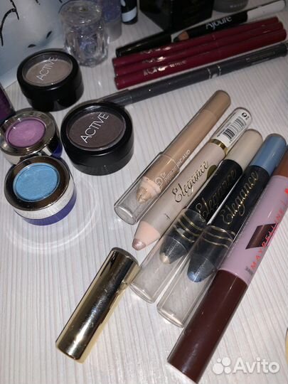 Набор косметики для глаз и век пакетом тени лайнер