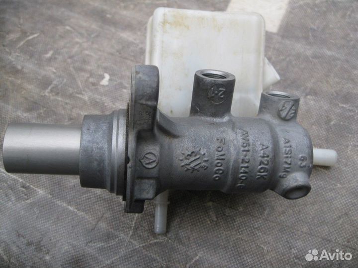 Форд Куга 2 Главный тормозной цилиндр