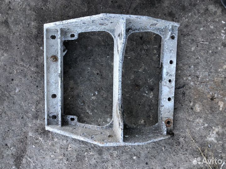 Кронштейн подножки Рено Премиум